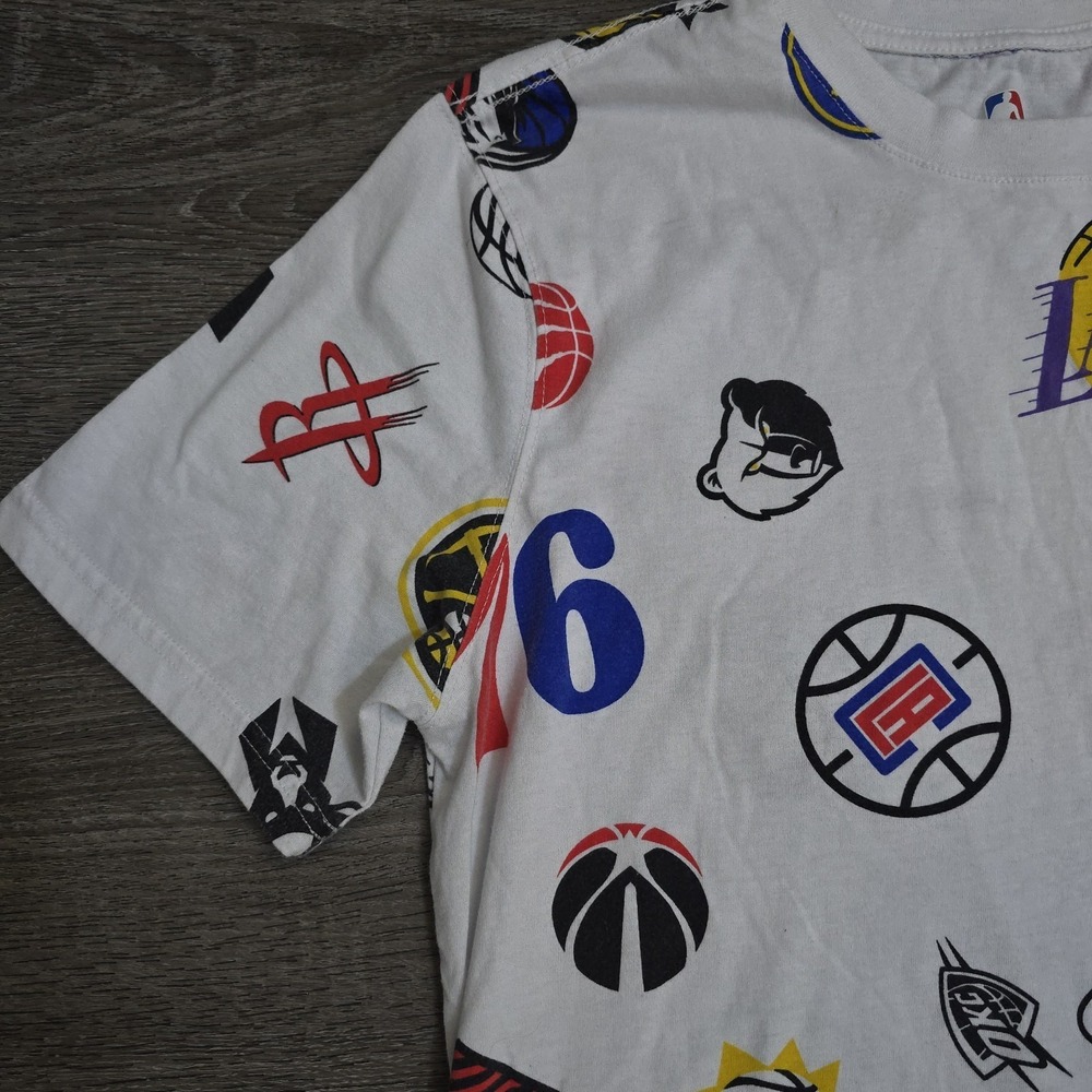 NBA League Team Logos All Over Print Jersey T Shirt Basketball White Mens Medium - Picture 6 of 16